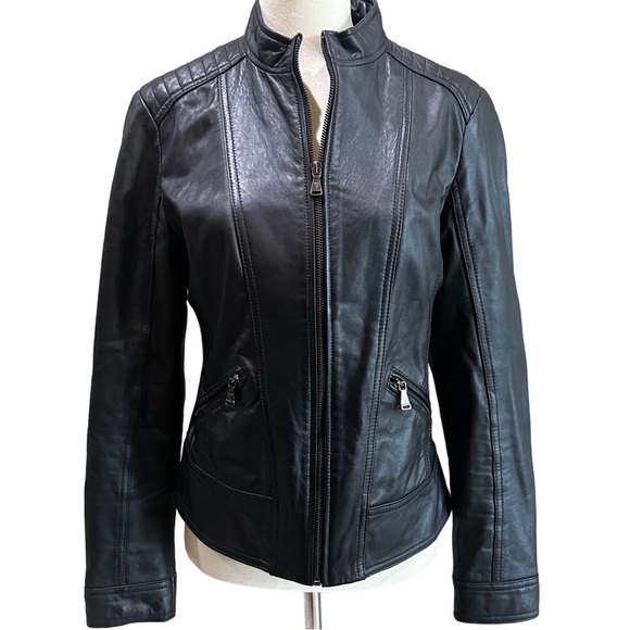 Guess Jackets & Blazers - EUC Genuine Leather Guess Moto Jacket Zipper Motorcycle Coat Women’s